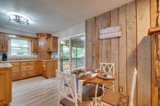 Fire Pit & Lake Access! Crossville Group Escape - 2