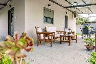 Antonia's Olive Yard House - Happy Rentals - 1