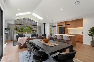 Enjoy Remarkable Views From This Jacks Point Home - 9