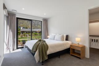 Enjoy Remarkable Views From This Jacks Point Home - 7