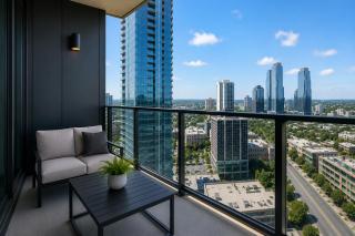 Seventh Street Luxe Retreat 1bd 1Bath Pool - 2