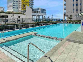 Luxury Oceanview Retreat Oracle Tower 1 Level 24 - 8