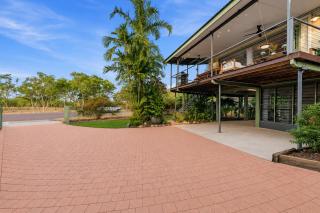 Tropica Oasis - Elevated Seaside Living with Pool - 4