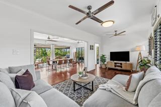 Tropica Oasis - Elevated Seaside Living with Pool - 0
