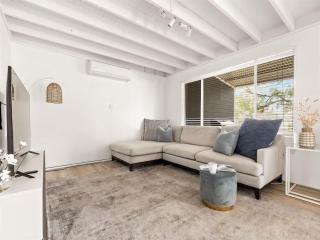 Pepper Cottage - Easy Beachside Living Close to Town - 9