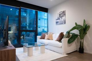 Luxury City Southbank Escape With Pool Gym and Skyline Views - 0
