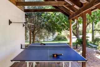 Mika Cabin - Breezy Family Haven, Easy Walk to Beach - 8