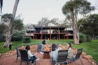 Redgum Treehouse - The Ultimate Down South Escape - 6