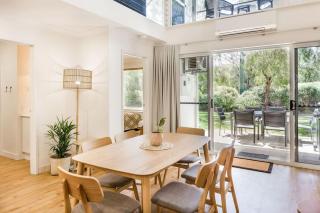 Banksia at Whitesands - Loft-Style Living by the Bay - 9