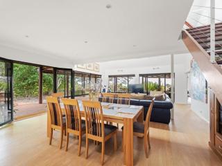 Sailors Hill Retreat - Bushland Living by the Coast - 2