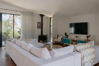 Coastal Heights - Stylish Pool Paradise for Families - 4