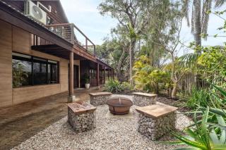Pepperstone - Serene Coastal Hideaway with Fire Pit - 7