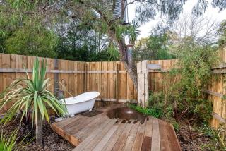 Orchard Cottage - Romantic Bushland Wellness Retreat - 7