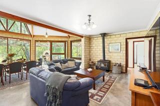 Eagle Bay Beach Lodge - Escape to Coastal Serenity - 9