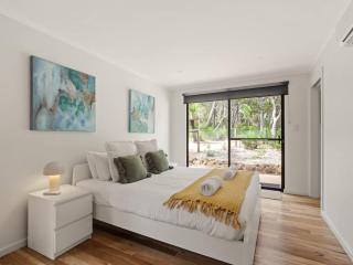 Wren Studio - Modern Comfort in Nature's Embrace - 8