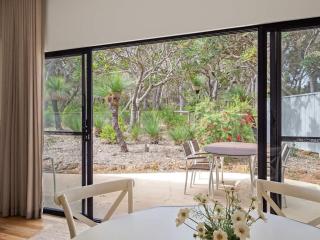 Wren Studio - Modern Comfort in Nature's Embrace - 6