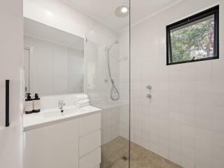 Wren Studio - Modern Comfort in Nature's Embrace - 4