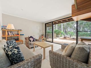 Rosella - Secluded Bushland Escape with Valley Views - 9