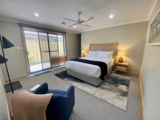 Boodalang House - Golf Course Front Family Getaway - 6