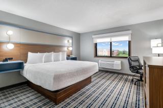 AmericInn by Wyndham Hutchinson - 0