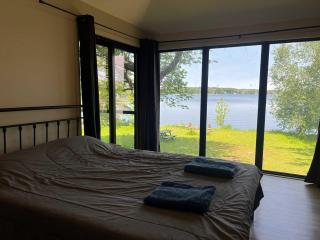 3-bedroom Englewood Lakefront Main House - 4