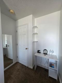 Private Queen Room 12 minutes from SLC Airport free Wifi - 3