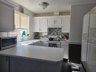 Private Queen Room 12 minutes from SLC Airport free Wifi - 1