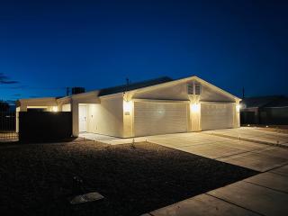 Brand New Modern Home near hospital & restaurant - 4