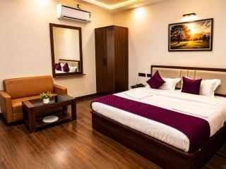 Hotel Lavish Grand - 5