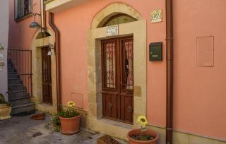 1 Bedroom Beautiful Home In Palazzolo Acreide - 0