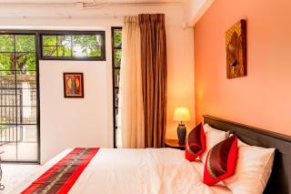 thapai gate temple view walk everywhere cozy home - 5