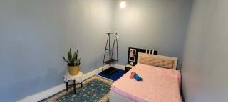 Private Backyard Guesthouse - 5