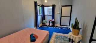 Private Backyard Guesthouse - 2