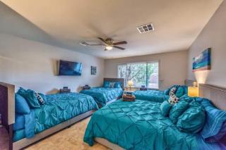 Villa Twice Happy Sleeps 30 Pool Games - 8