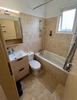 Azure Nest Oroklini 2br shared pool - free parking - 1