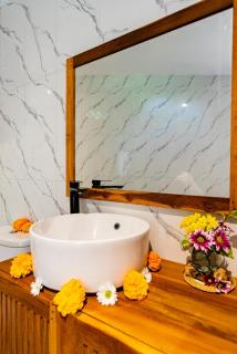Run's Villa by Dhananjaya Hospitality - 8