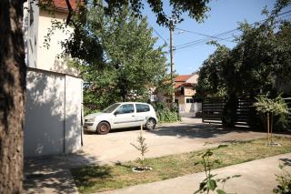 Anna Apartment, Stylish One-Bedroom with Large Balcony and Parking - 4