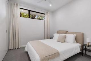Modern Contemporary 3BR Perfect City & Beach Base - 1