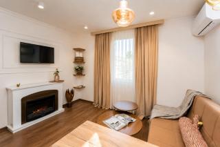 Modern Tiny House - 8