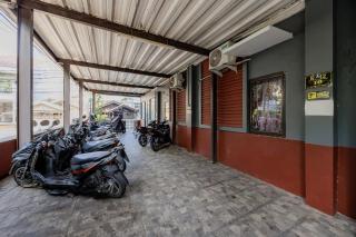 RedDoorz Plus near ITC Cempaka Mas 2 - 7