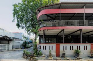 RedDoorz Plus near ITC Cempaka Mas 2 - 8