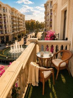 Boulevard Diamond Fountain view - 9