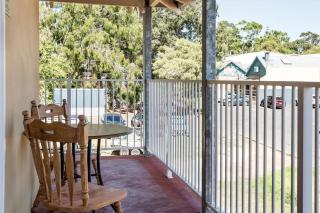 Lana Unit 31 Studio Apartment - Central Base for South West Adventures - 6