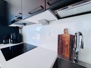 Morden Sun Suites - 9