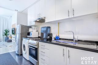 Studio in Golf Vista, Damac Hills - Host & Stay - Dubai - 7