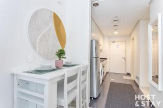 Studio in Golf Vista, Damac Hills - Host & Stay - Dubai - 5