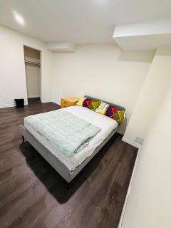 Niagara Falls 2 Bedroom Luxury Basement Apartment - 7