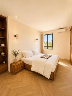 Stunning Newly Renovated 3BRVilla-Walk to theBeach - 2