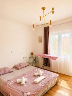 Central Comfort Apartment 5 Minute Walk to Beach, Free Parking, 2 BR - 7