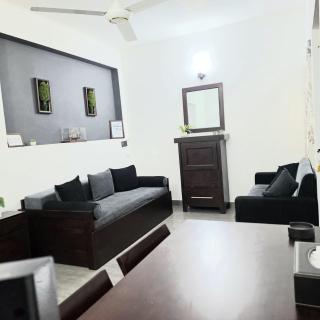 Home in the Heart of Town - 4